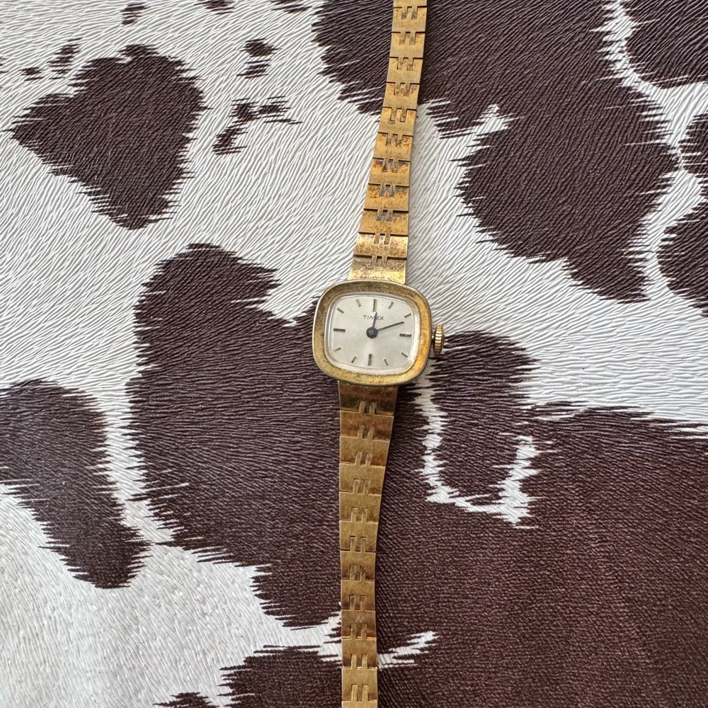 Vintage Gold Watch with Cream Dial